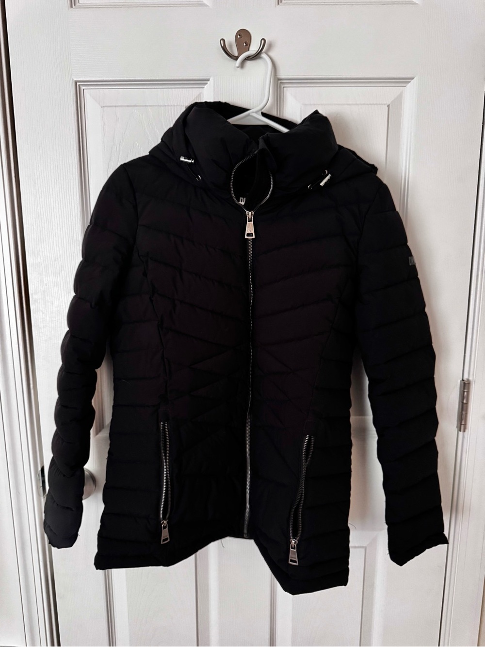 DKNY Black Quilted Hooded Puffer Coat - Women - S